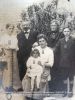 Photo de la famille BACQUAERT-FOUQUET avec Anne-Marie CRINCKET sur les genoux de sa maman